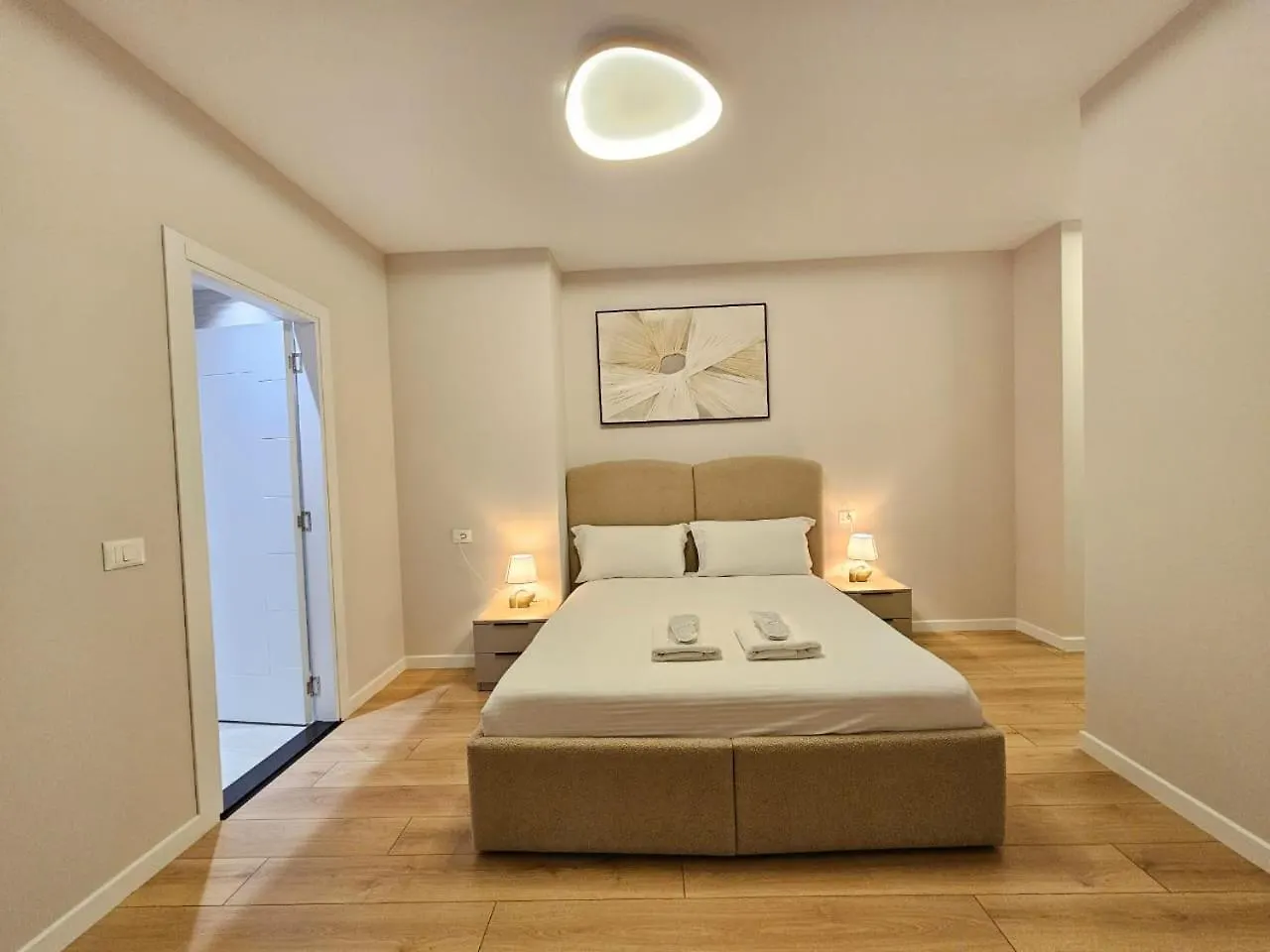 Miku Apartment-Modern 2Bedroom In Prime Location 地拉那 公寓